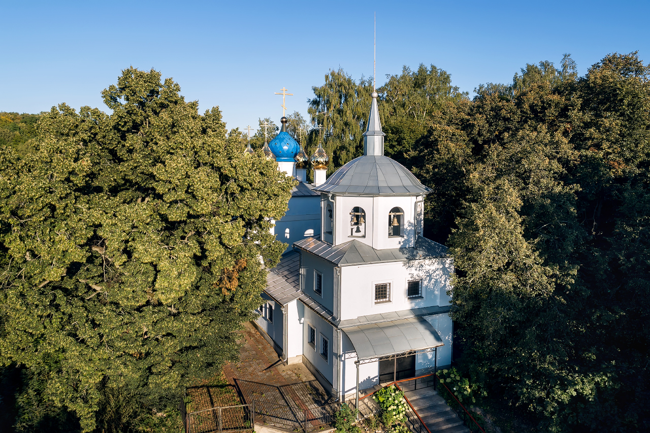 Храм Рождества Богородицы в Клишино