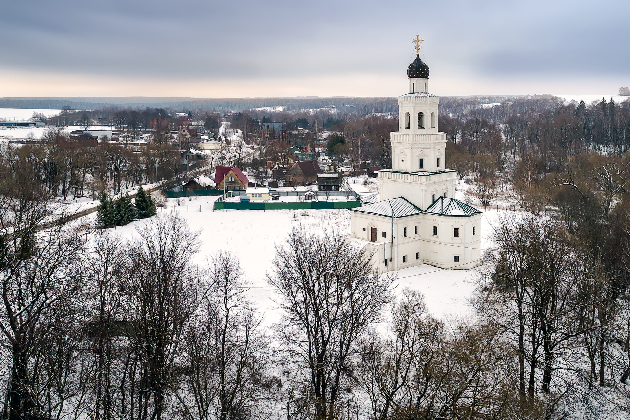 Церковь Вознесения Господня в Сенницах