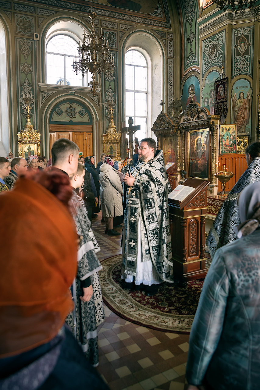 Страстная пятница, Храм Святой Троицы г. Озеры