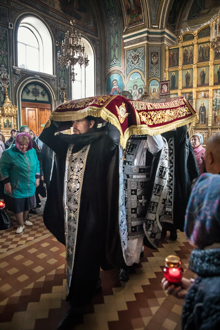 Страстная пятница, Храм Святой Троицы г. Озеры