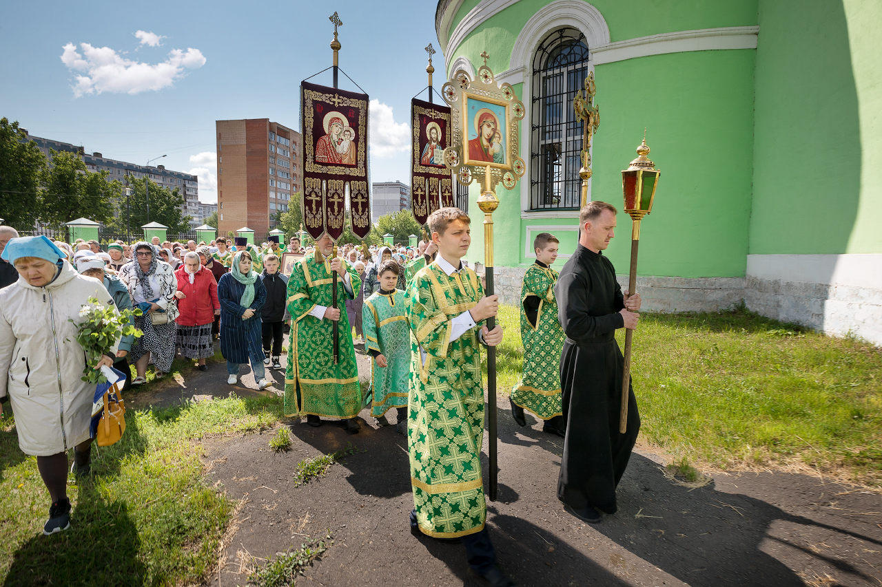 День Святой Троицы, Храм Святой Троицы г.Озеры