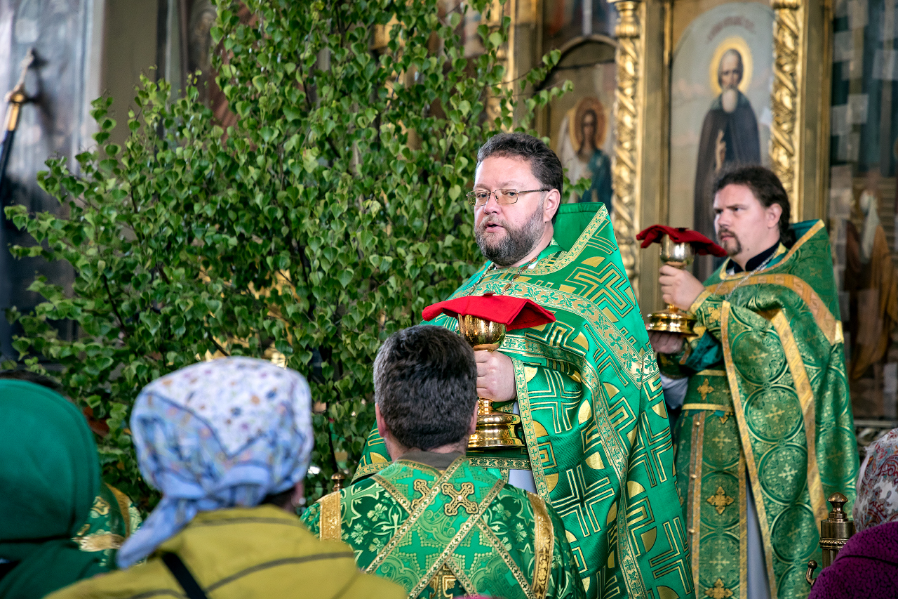 День Святой Троицы, Храм Святой Троицы г.Озеры