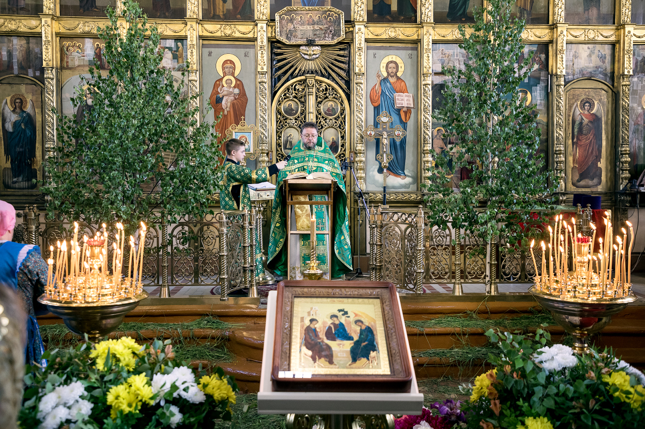 День Святой Троицы, Храм Святой Троицы г.Озеры